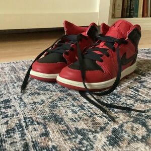 Jordan 1 Mid Reverse Bred - 640734-660